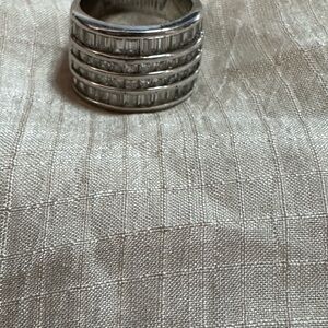 Park Lane- Diamanté Ring—Hostess Only — Retail $102 - size 6
